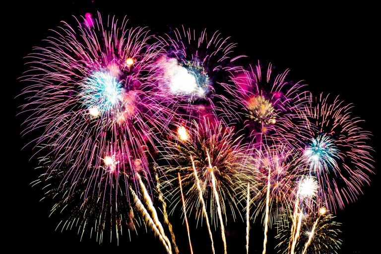 Espírito Santo proíbe fogos de artifício barulhentos.