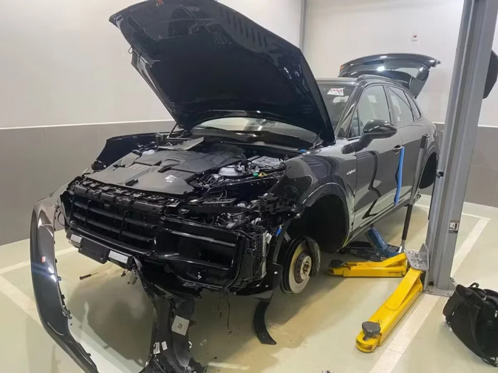 Roubo de Peças de Carros de Luxo